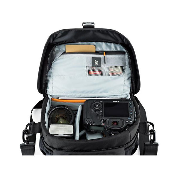 Lowepro Nova 180 AW II Schwarz