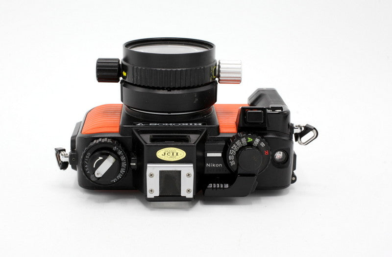 Nikon Nikonos V + Nikkor 35mm F/2.5 oranje onderwater camera + SB-103 flitser SN:3109184 geen garoccasion
