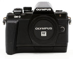 Occ- Olympus OM-D EM10 Mark II Body Zwart + ECG-3 Grip SN:BHLA91014 12 mnd gar