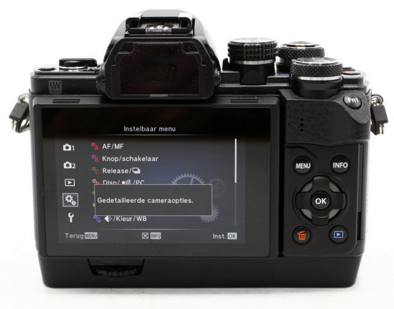 Occ- Olympus OM-D EM10 Mark II Body Zwart + ECG-3 Grip SN:BHLA91014 12 mnd gar