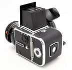 Occ- Hasselblad 503CW body + CFE 80mm F/2.8 Carl Zeiss Planar + A12 filmmagazijn 120 6x6 + Waist Level Finder en CW Winder SN:19SV31582, 8900382, RT332779 12 mnd gar