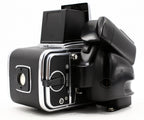 Occ- Hasselblad 503CW body + CFE 80mm F/2.8 Carl Zeiss Planar + A12 filmmagazijn 120 6x6 + Waist Level Finder en CW Winder SN:19SV31582, 8900382, RT332779 12 mnd gar