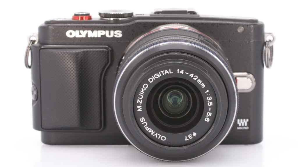 Olympus PEN Lite E-PL6 body zwart + 14-42mm F/3.5-5.6 II R Zwart occasion