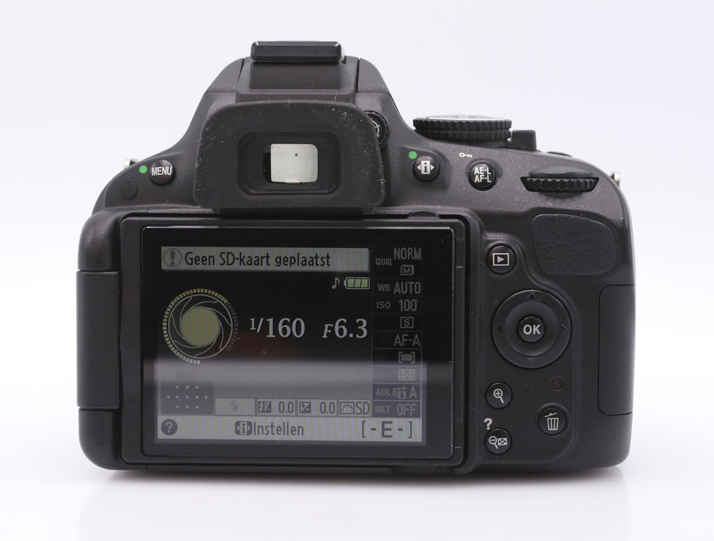 Nikon D5100 body + AF-S 18-55mm F/3.5-5.6G II DX occasion