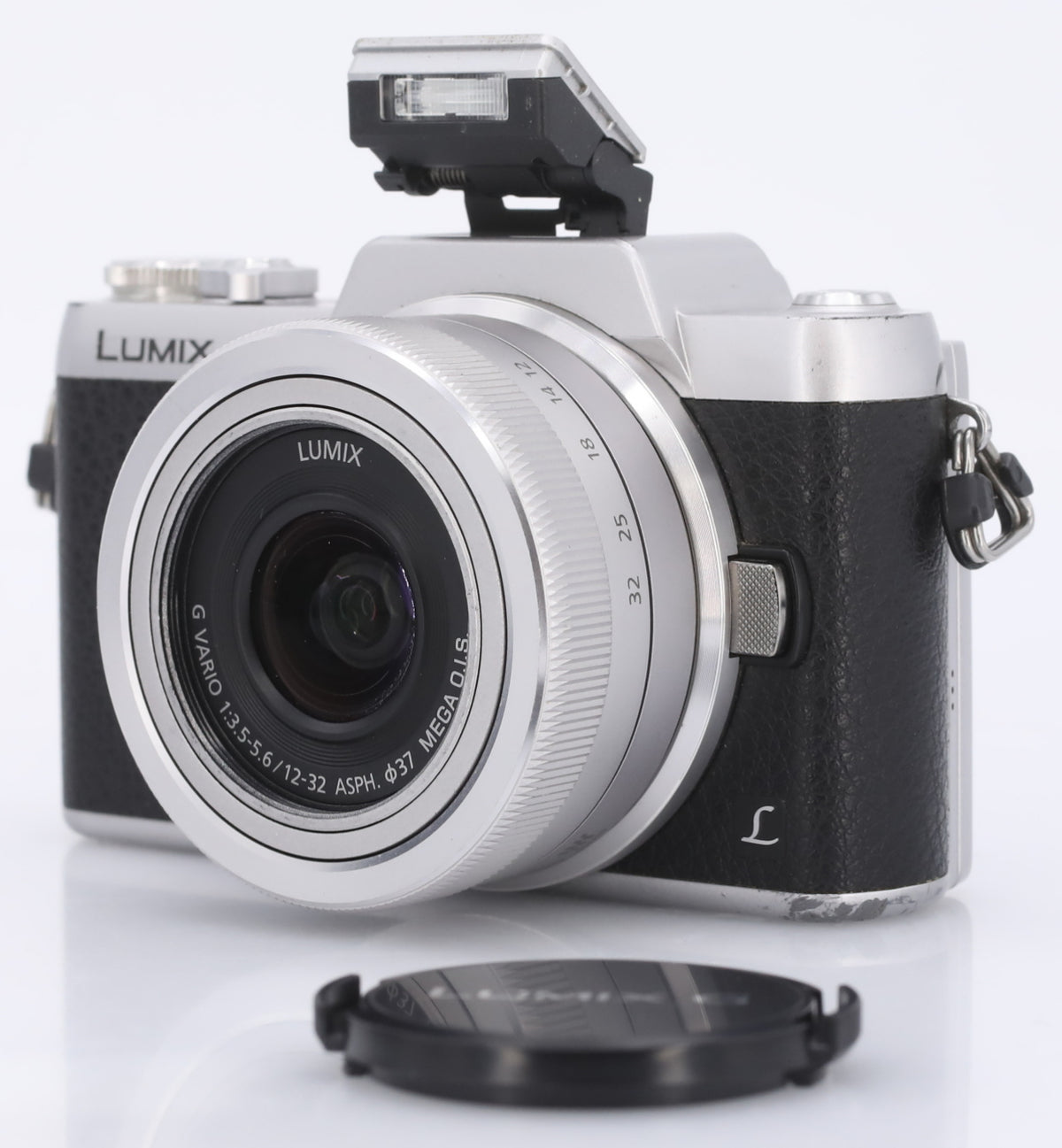 Panasonic Lumix DMC-GF7 zwart/zilver + 12-32mm F/3.5-5.6 Asph Mega OIS zilver occasion