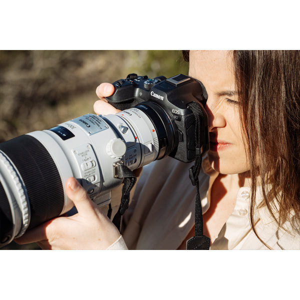 Canon EOS R7 Gehäuse + EF - RF Bajonett Adapter