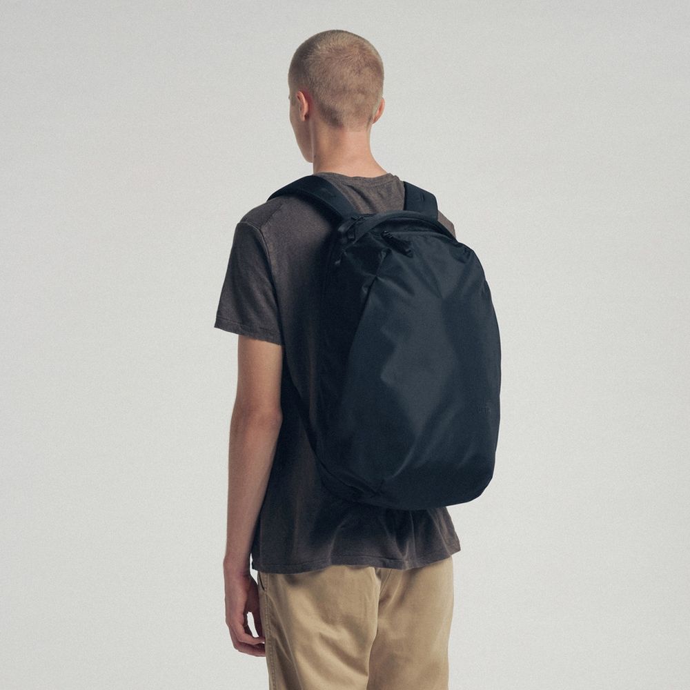 Urth Norite 24L Backpack (schwarz)