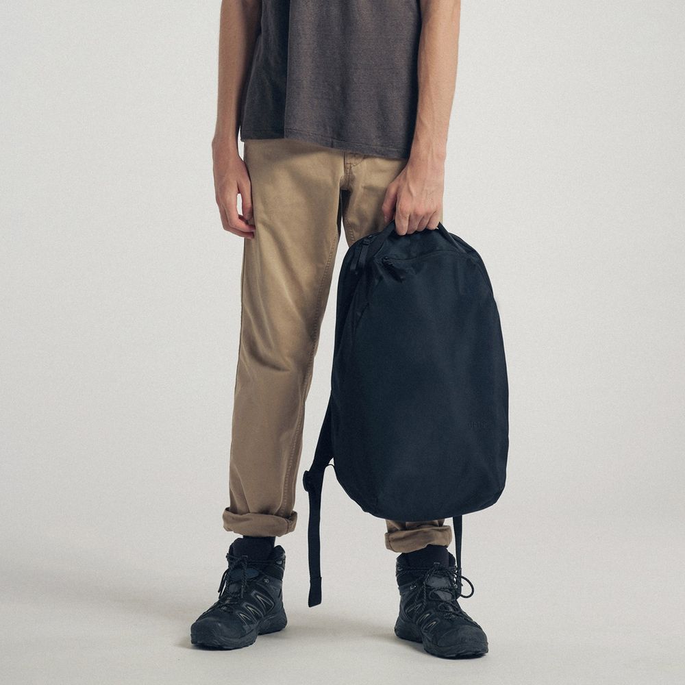 Urth Norite 24L Backpack (schwarz)