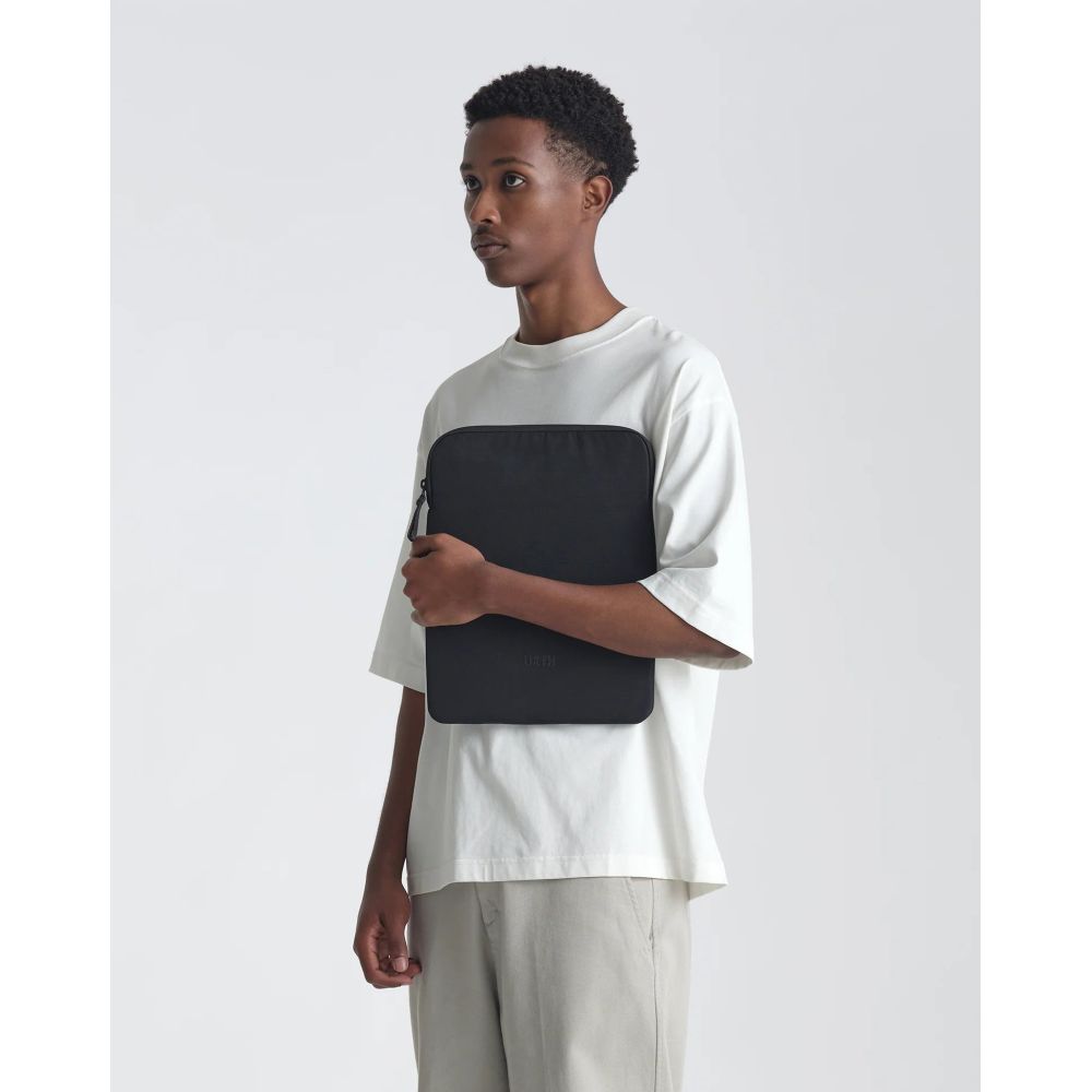 Urth Naos 15/16" Laptop-Tasche (schwarz)