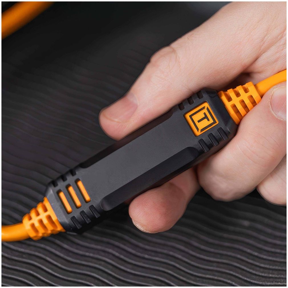 Tether Tools TetherPro Optima 10G USB-C, 15' (4.6m), straight to right orange