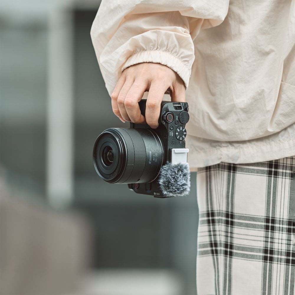 SmallRig 5429 L-förmige Montageplatte mit Handgriff für Canon EOS R50 V, schwarz