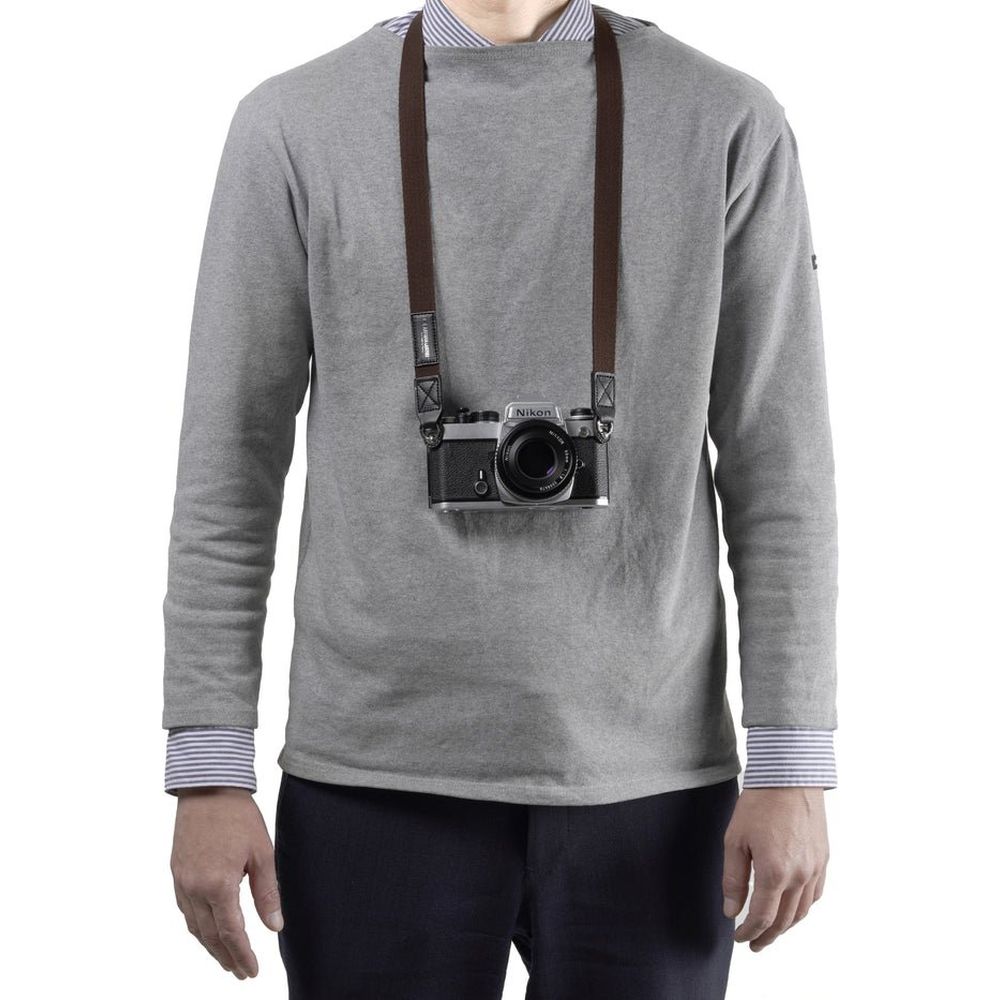 Artisan & Artist ACAM 102A Camera strap brown