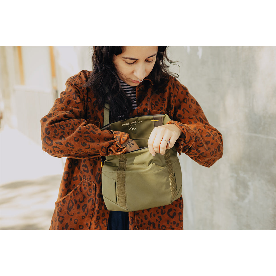 Peak Design Field Pouch Umhängetasche – Kelp