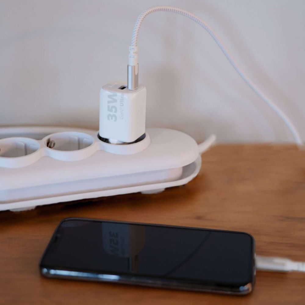 Xtorm Schnellladegerät 35W GaN2 Ultra Adapter, weiß