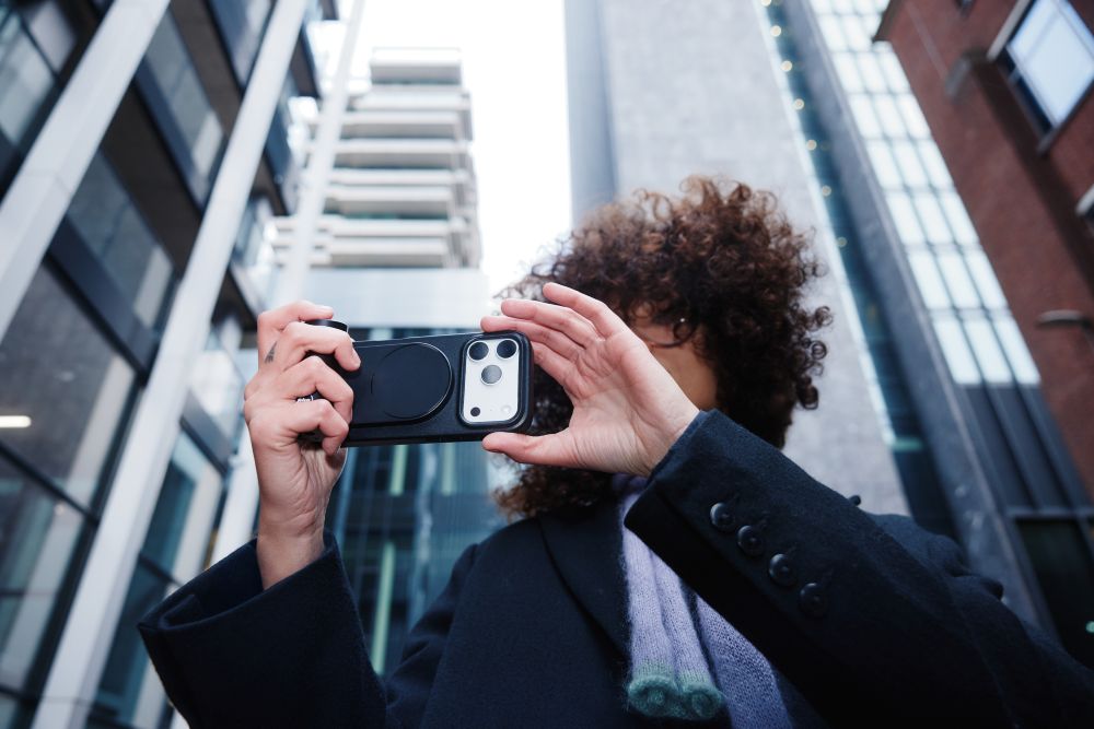Leica 18874 LUX Schutzhülle iPhone 17 Pro Max – Schwarz