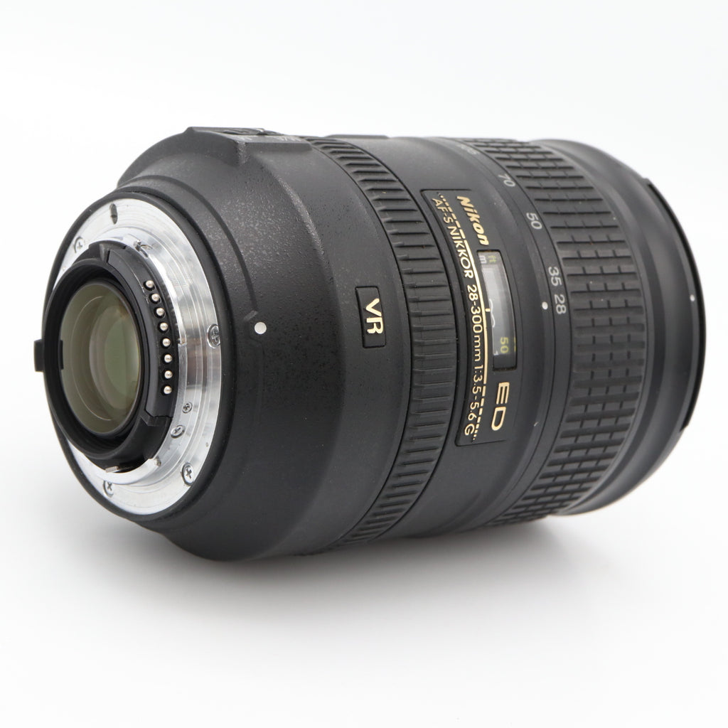Nikon AF-S 28-300mm f/3.5-5.6G ED VR used