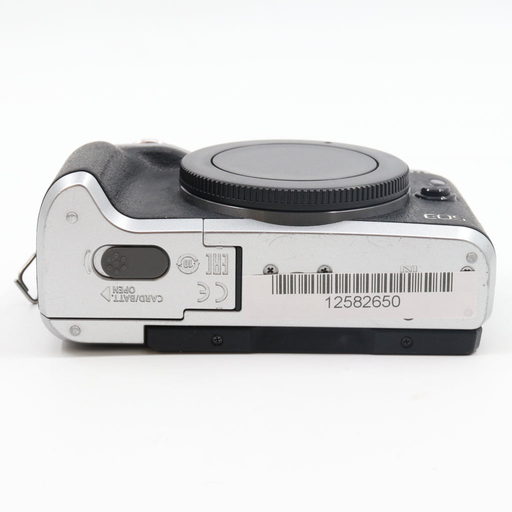 Canon EOS M6 body used