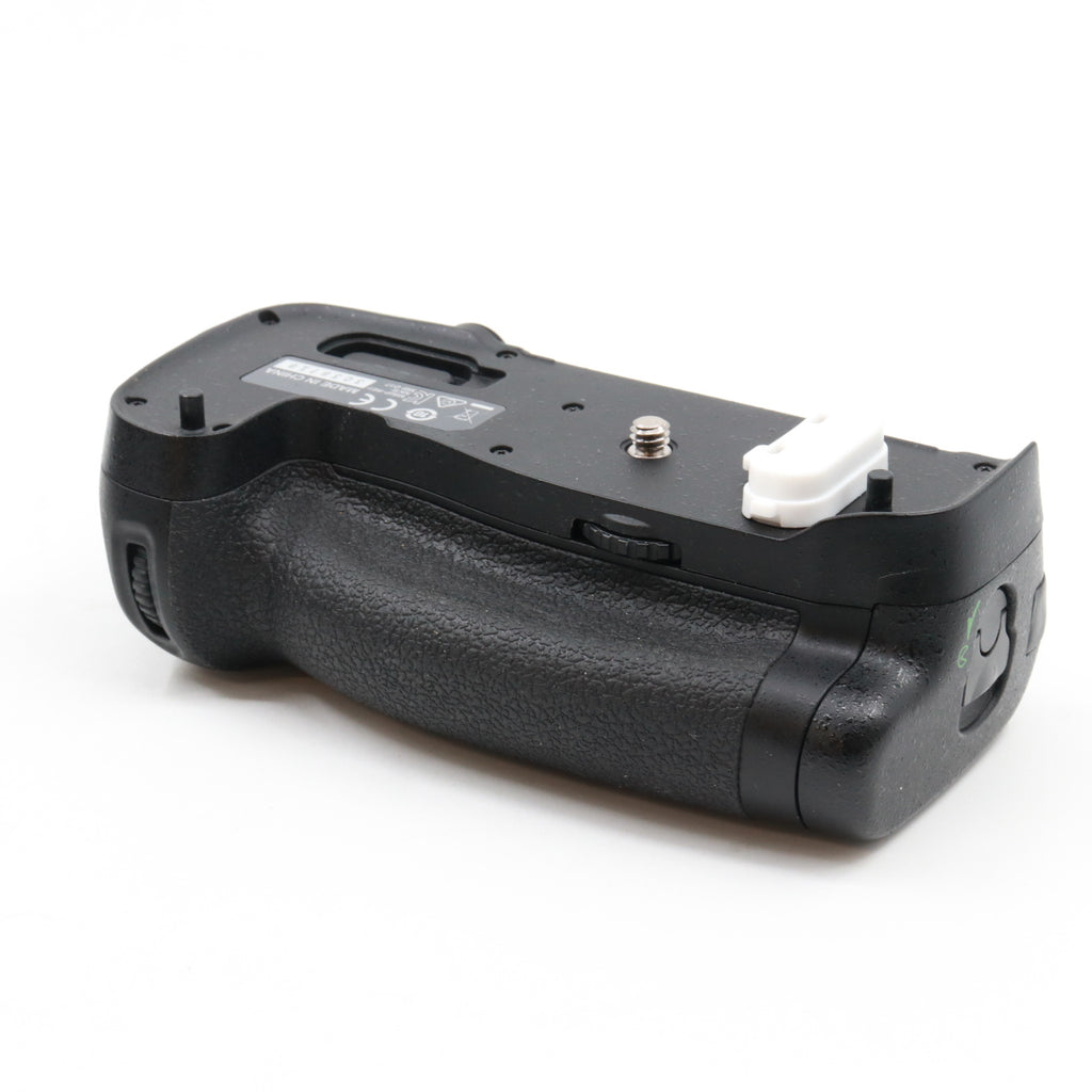Nikon MB-D17 batterygrip used