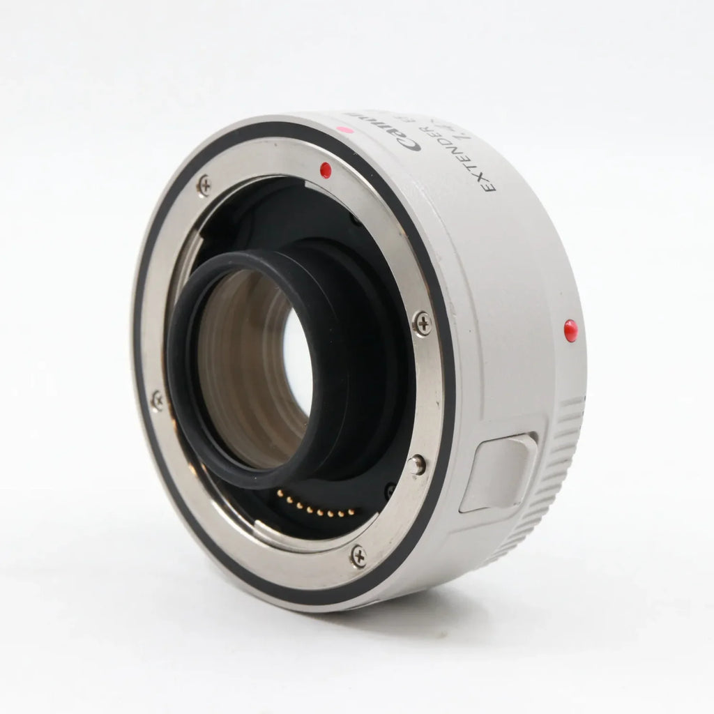 Canon EF 1.4x III extender (teleconverter) used