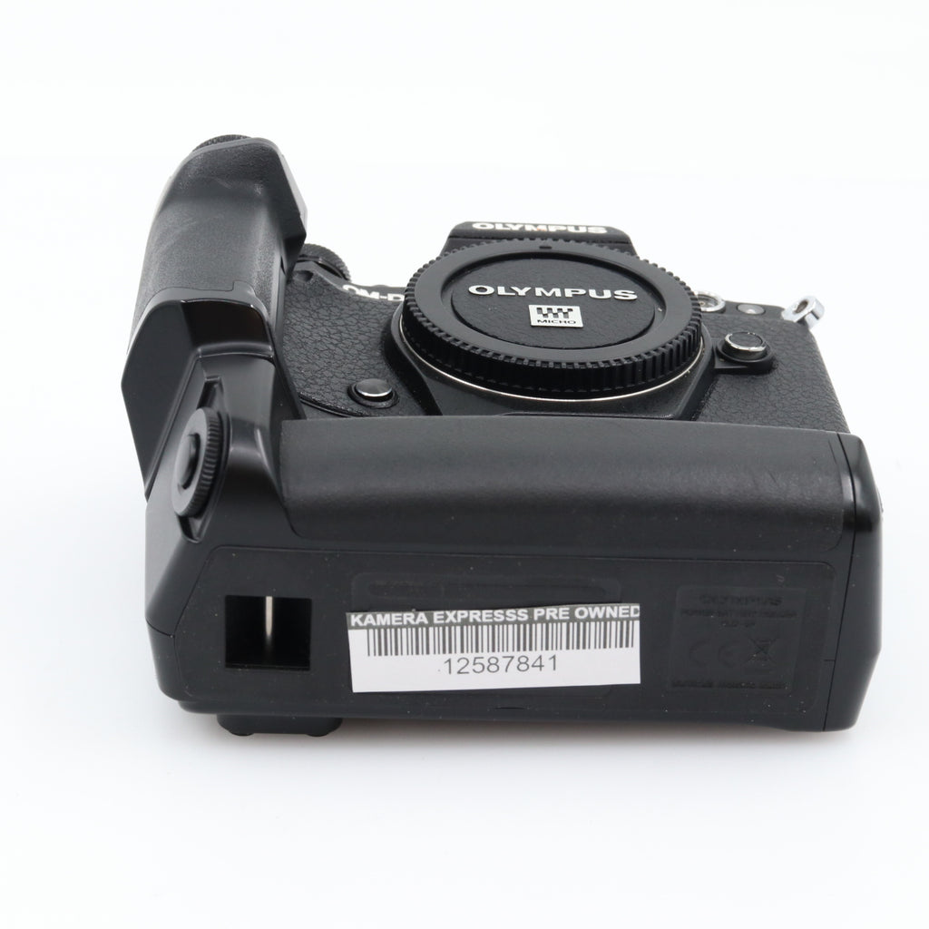 Olympus OM-D E-M5 Mark II + HLD-6P gebraucht
