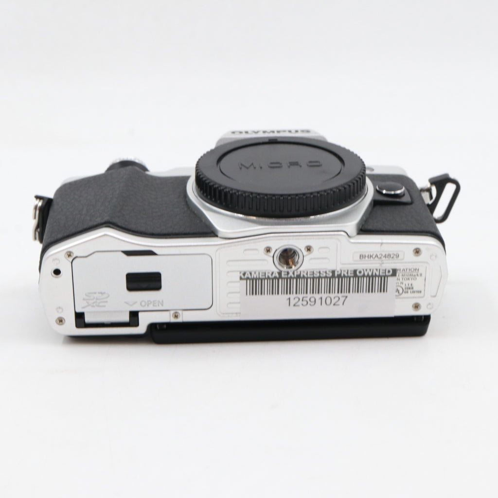 Olympus OM-D E-M10 mark II body silver used