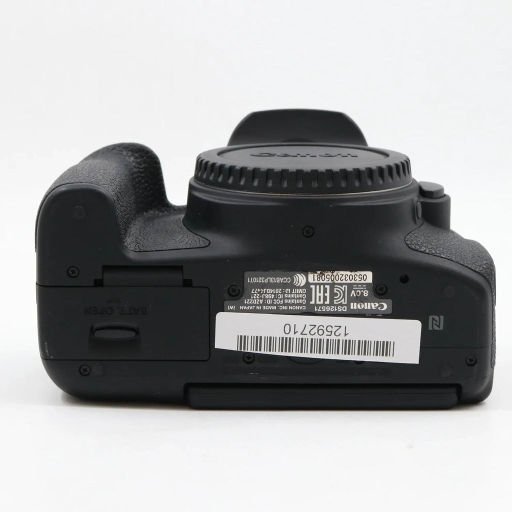 Canon EOS 750D body used