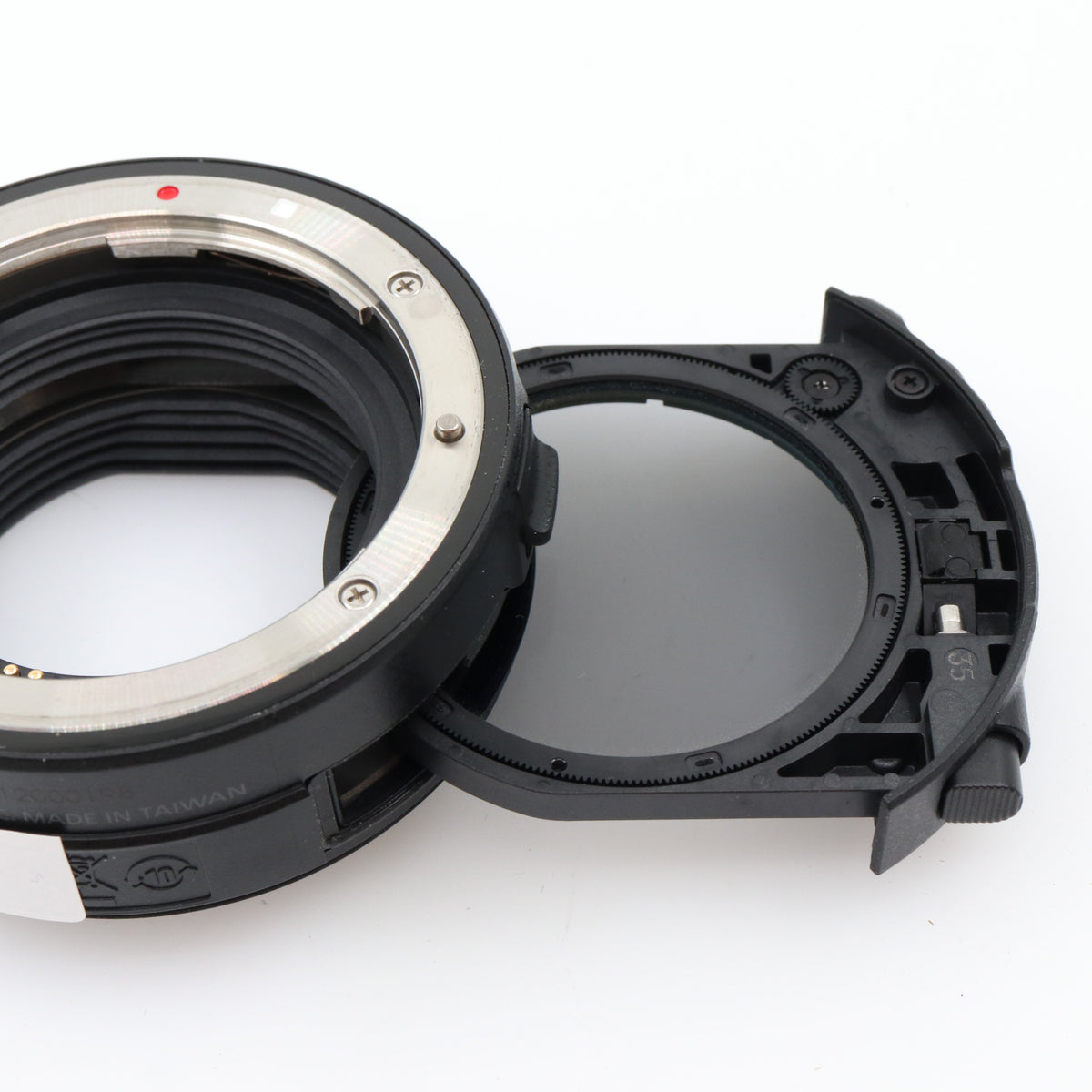 Canon EF - EOS R Mount Adapter with drop-in circular polarising filter A used