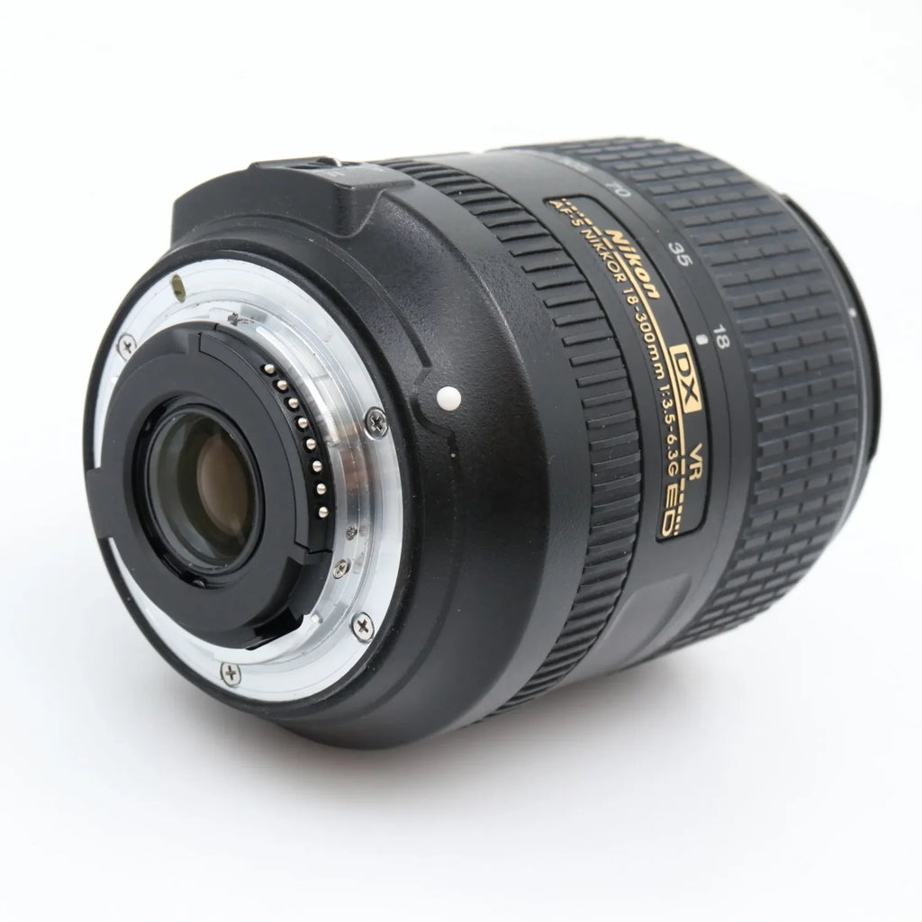 Nikon AF-S 18-300mm f/3.5-6.3G ED VR DX gebraucht