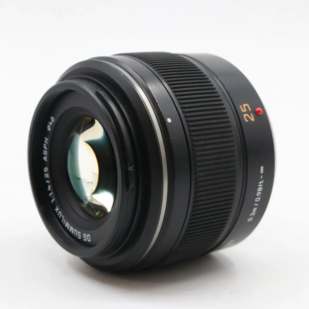 Panasonic Leica DG Summilux 25mm f/1.4 ASPH. used