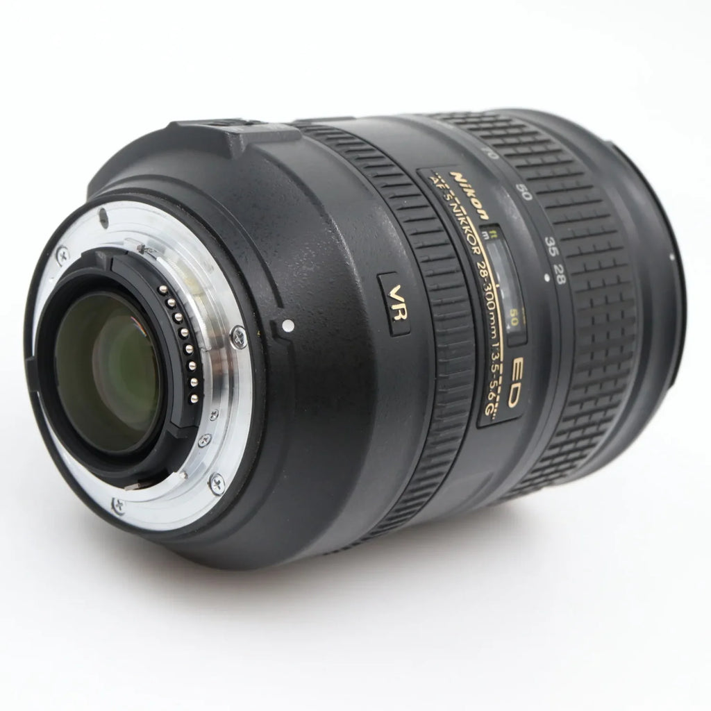 Nikon AF-S 28-300mm f/3.5-5.6G ED VR gebraucht