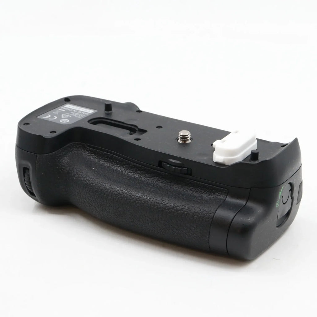 Nikon MB-D18 batterygrip used