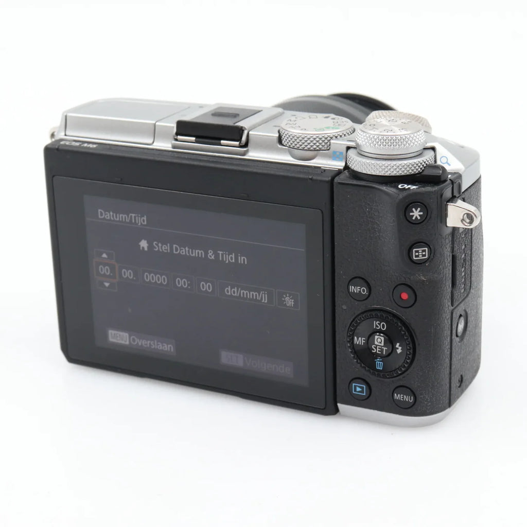 Canon EOS M6 + 15-45mm f/3.5-6.3 IS STM Gebraucht